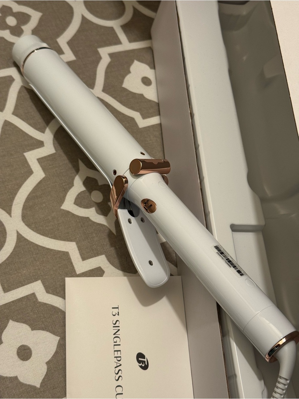 T3 SinglePass Curl X 1.5" Ceramic Extra-Long Barrel Curling Iron - Open Box - Picture 12 of 17